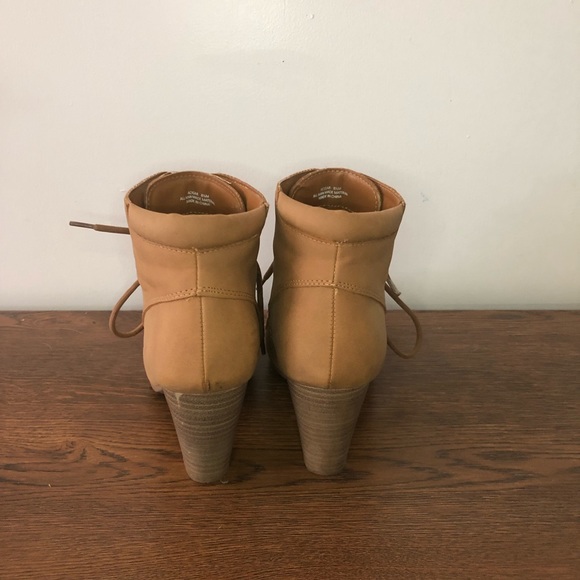 Gently used 8.5 Andiamo boots - Picture 5 of 8